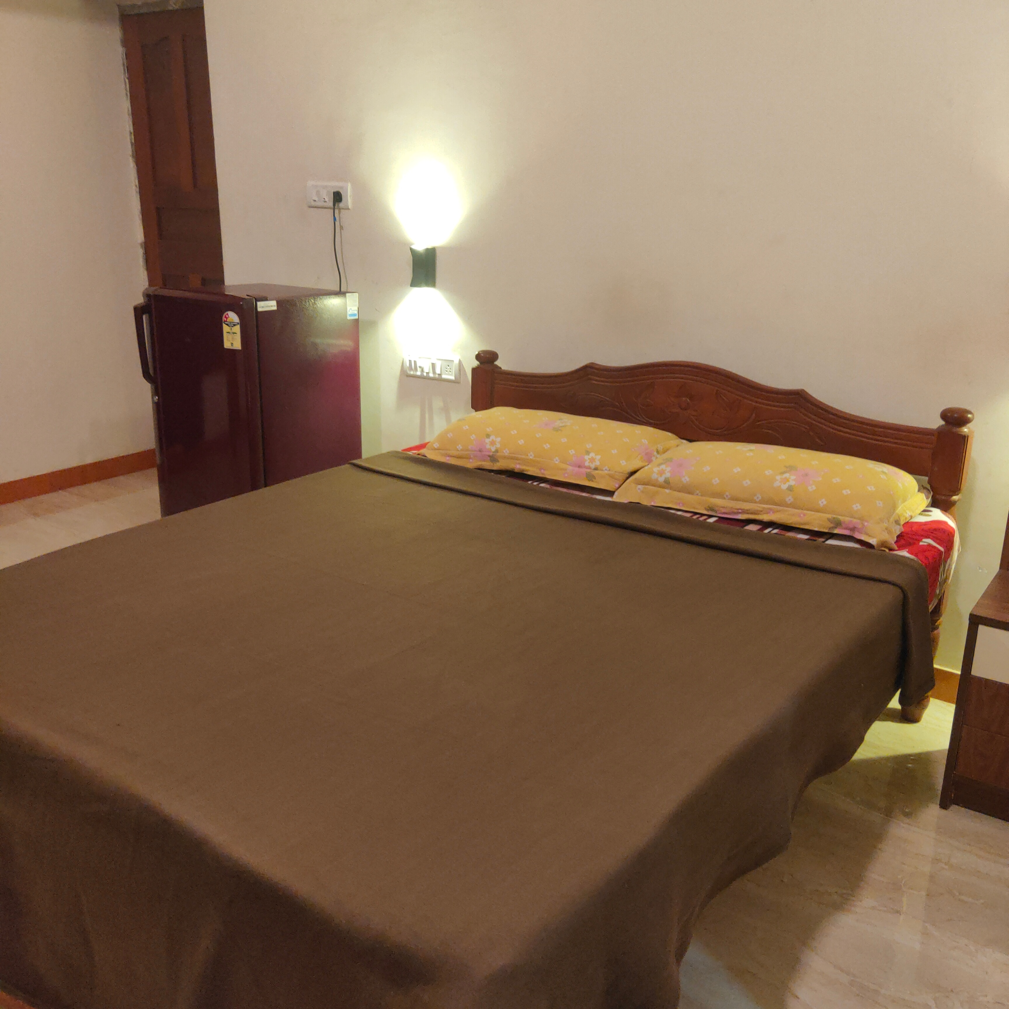 Gajas guest house - Tap to explore photos