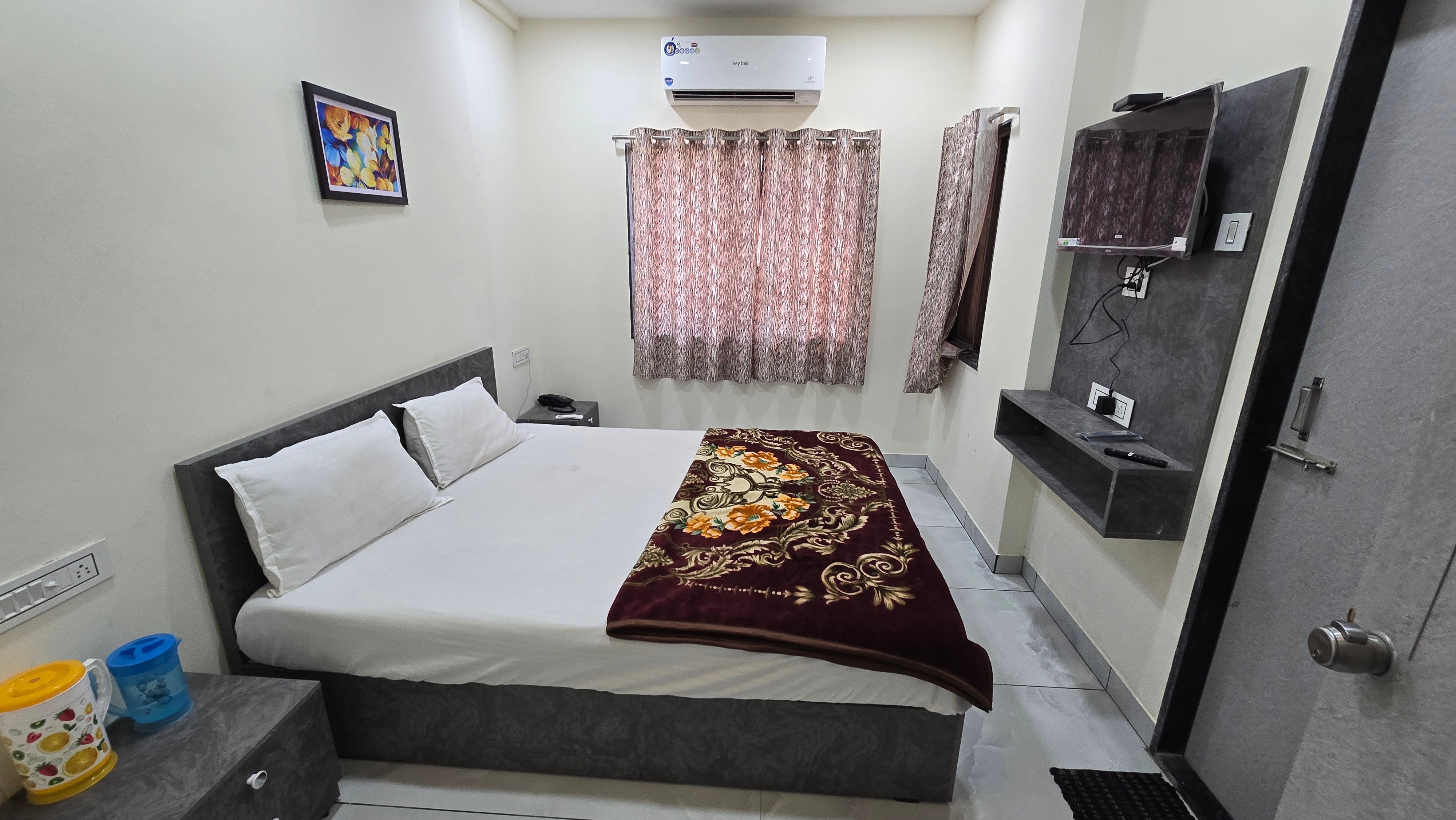 Shree Mahesh Bhavan - Tap to explore photos