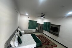 Villa Where Mountain Whisper and Soul Finds Peace, Mount Abu