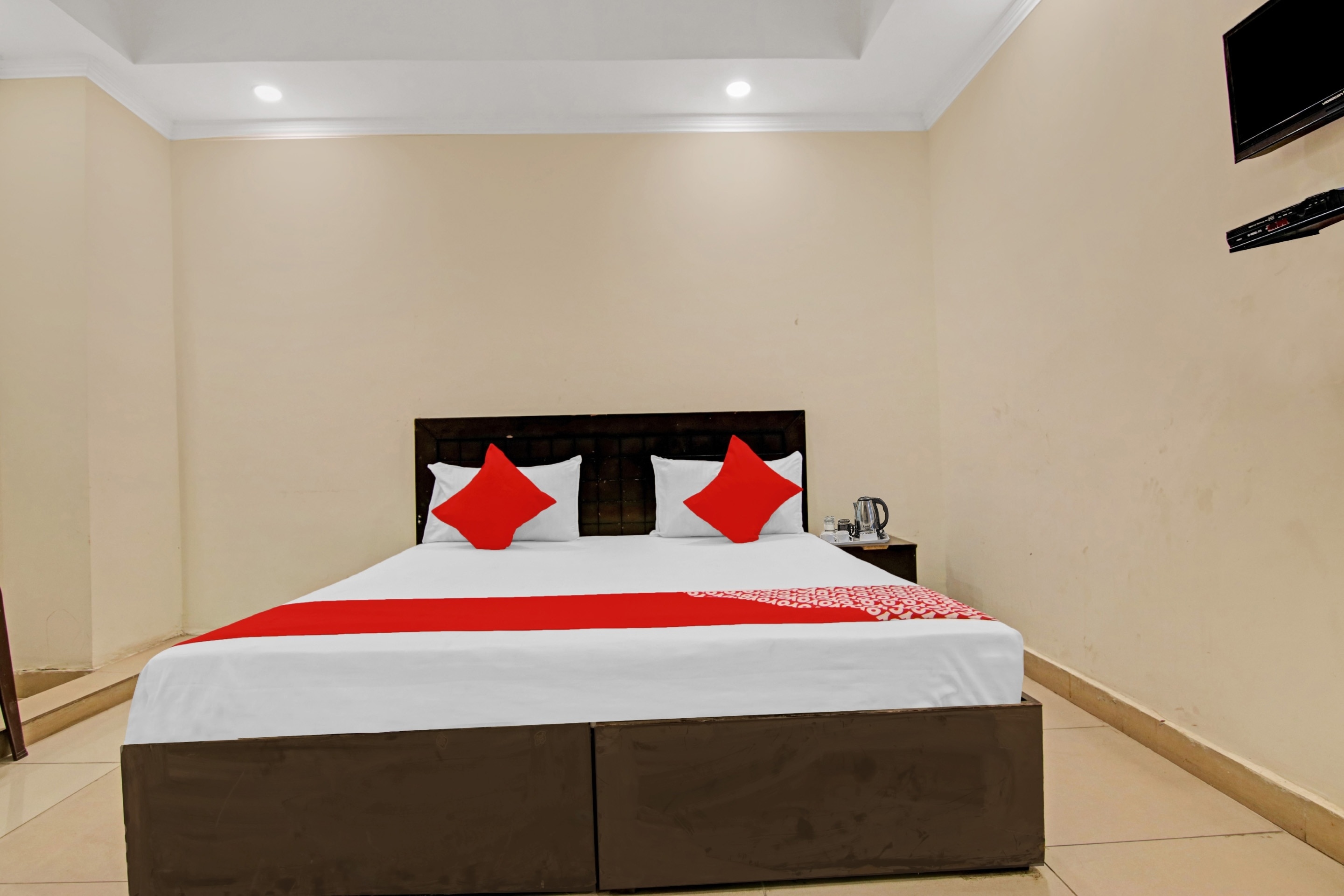 Hotel O Vibhu Residency Near Noida Sector 81 Metro Station - Tap to explore photos