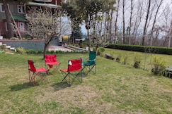 Nature's Harmony near Dal Lake | Room in a Farmhouse, Srinagar