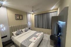 Hotel Planet Town, Gandhinagar