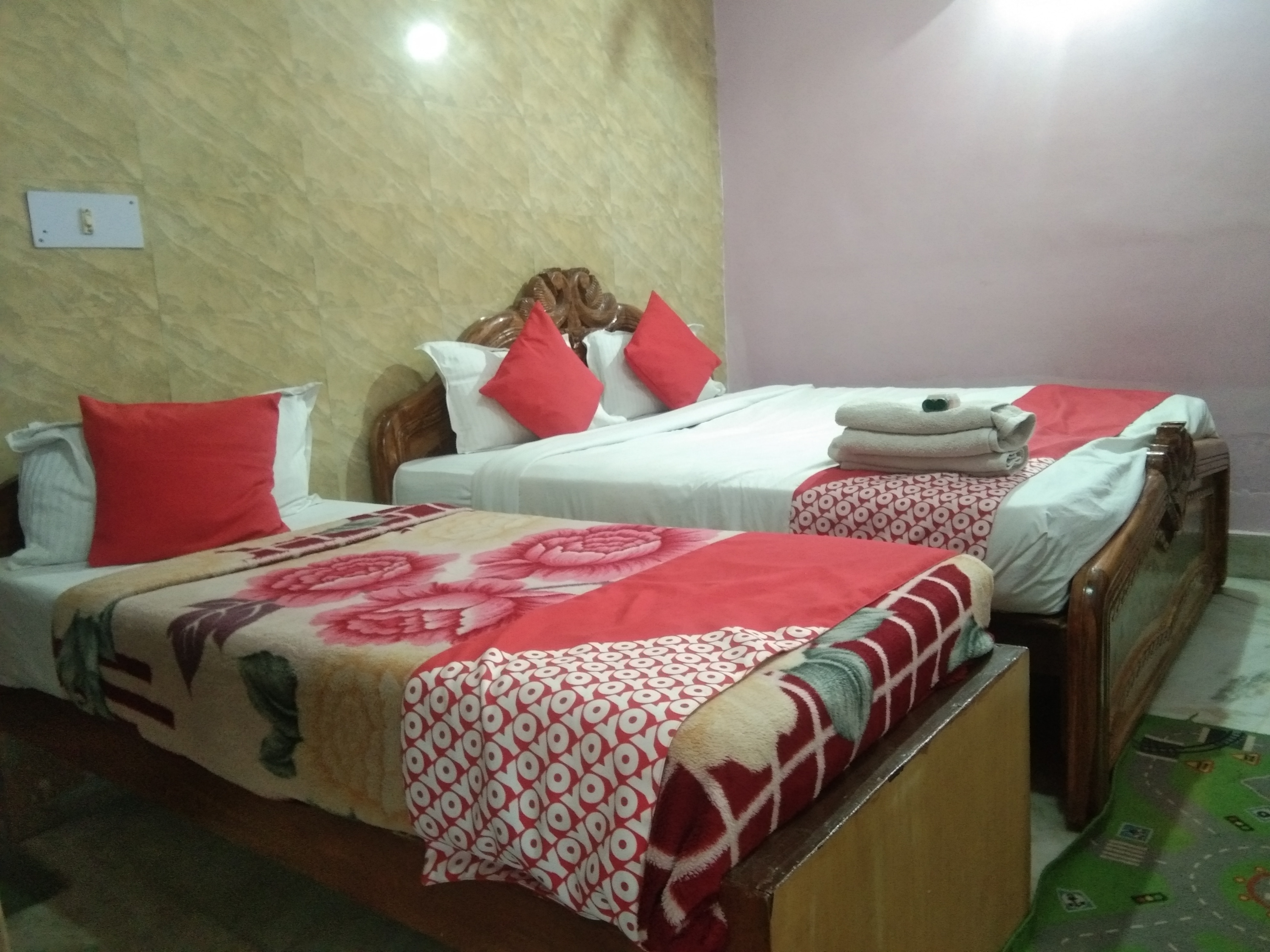 Hotel Rashmi - Tap to explore photos