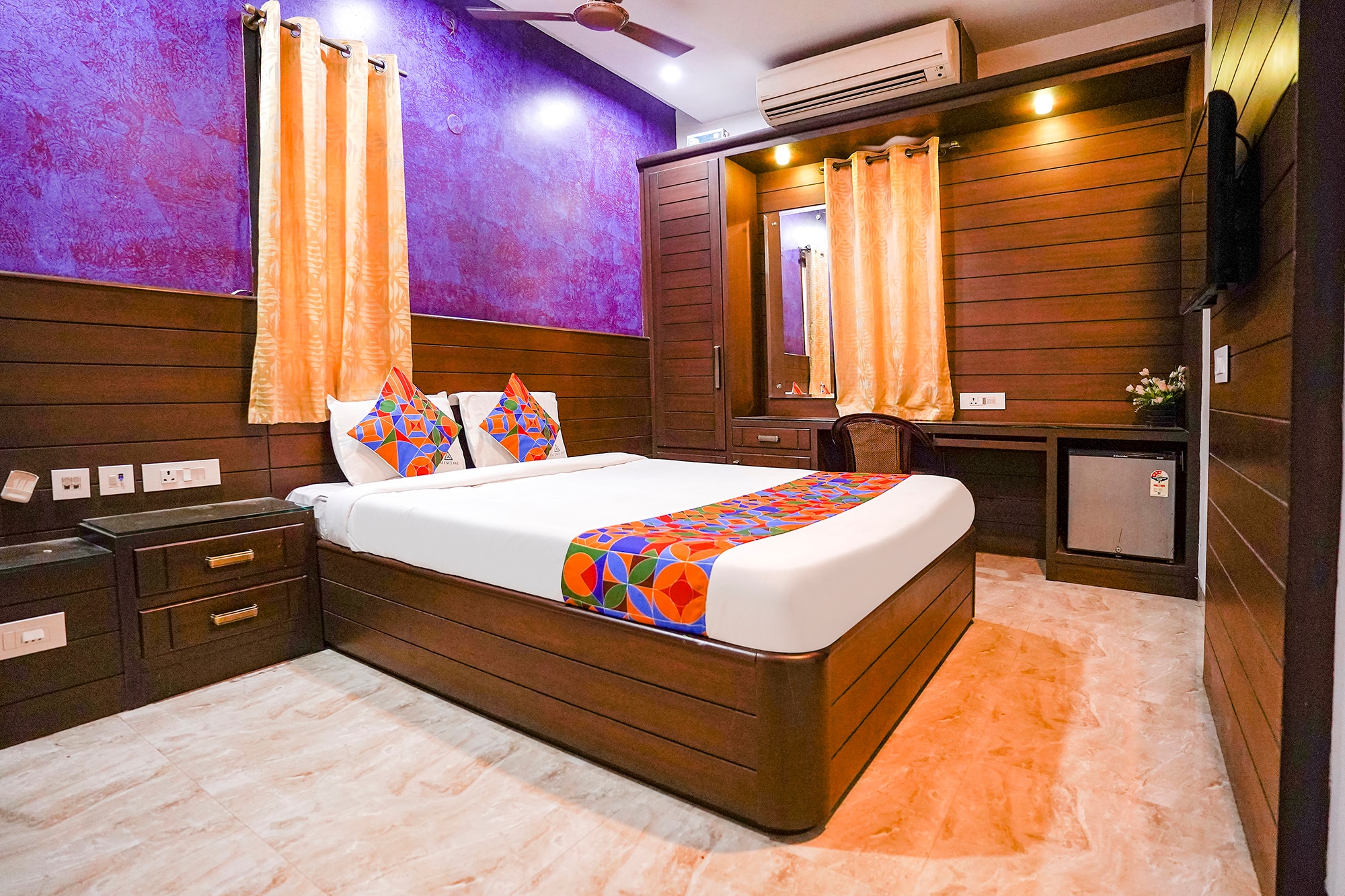 FabHotel Sai Residency - Nr Rela Hospital, Chromepet - Tap to explore photos