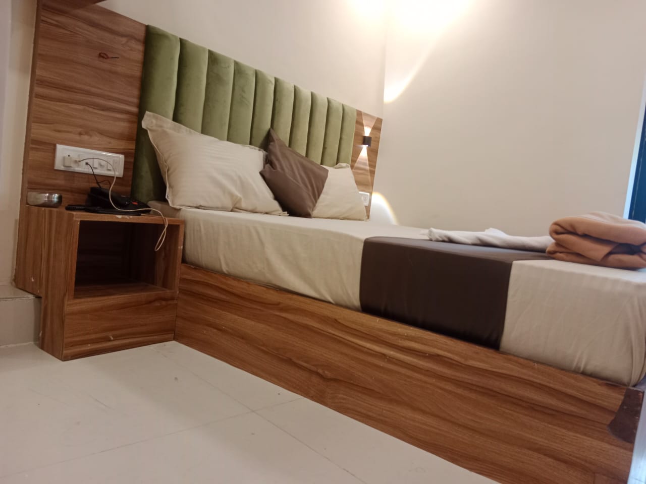 Hotel Stay Inn Jogeshwari - Tap to explore photos