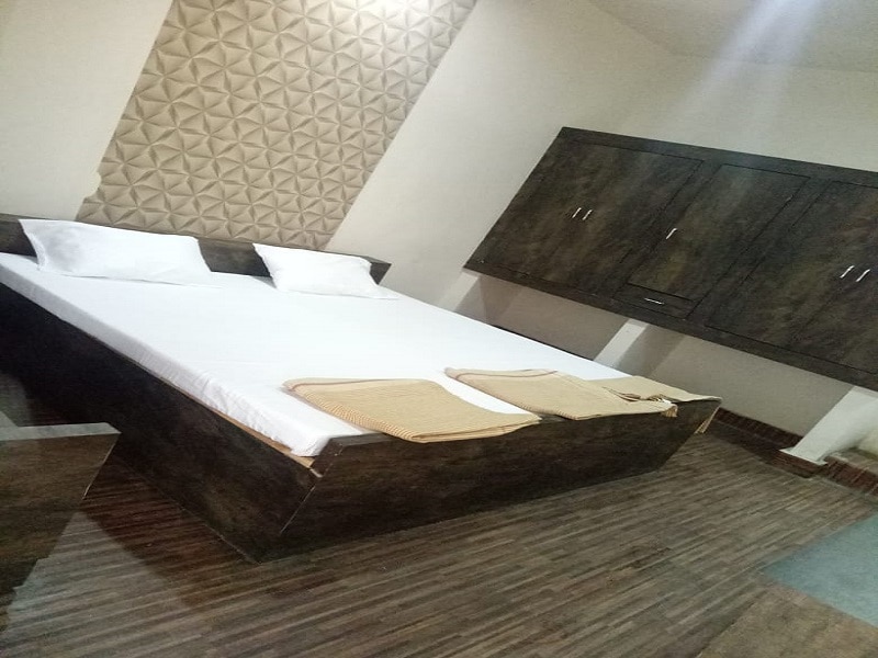 Hotel kanchan bedi bar - Tap to explore photos