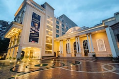 Ornate Lucknow, Lucknow