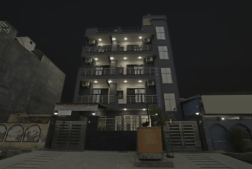 Hotel O Noida Premium Inn
