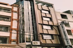 Hotel Baba Vishwanath Palace, Prayagraj