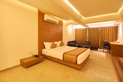 7 Wonders Hotel, Gandhinagar