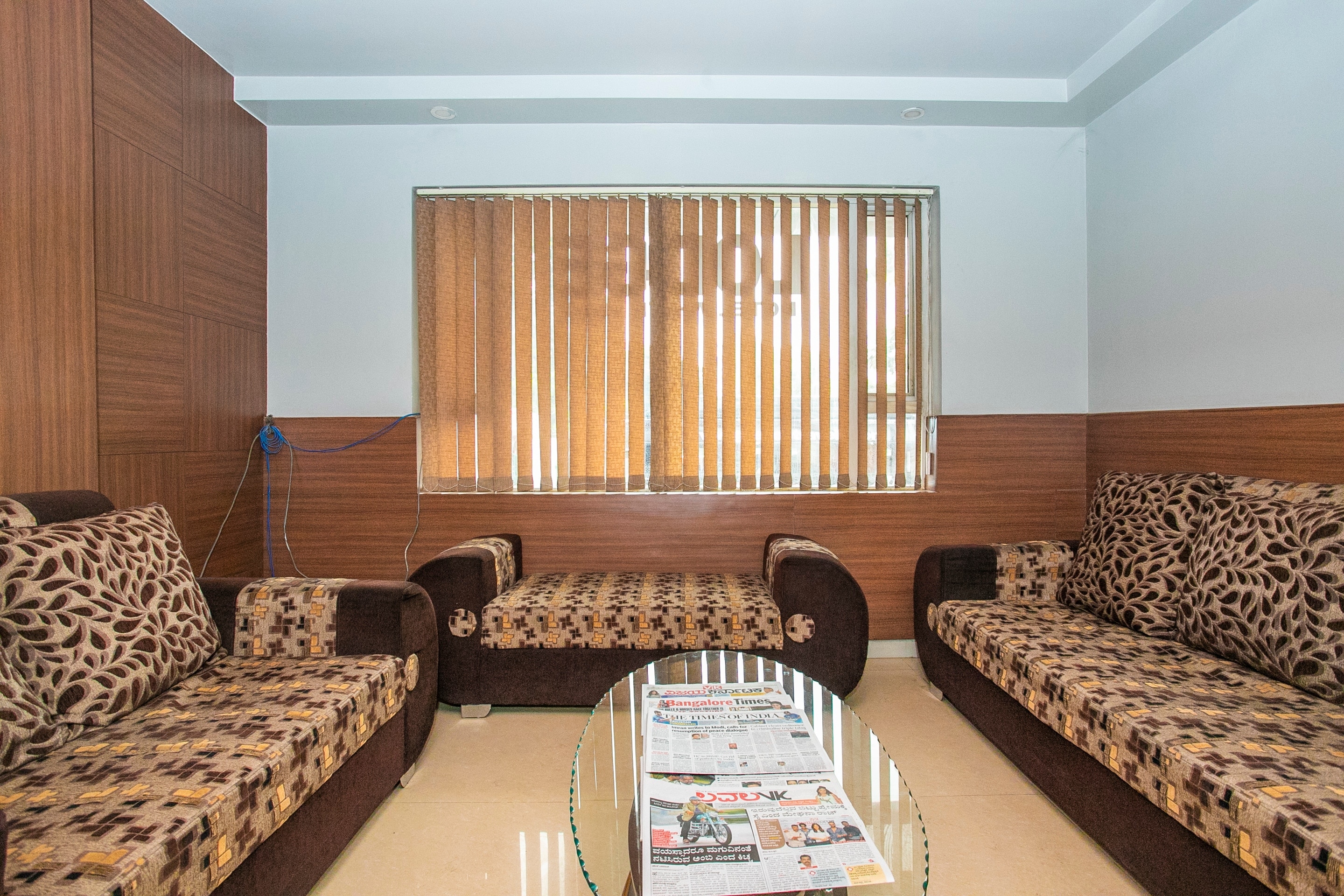 Hotel O White Fort Near Lalbagh Botanical Garden - Tap to explore photos