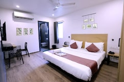 Hotel White Saffron, Loni