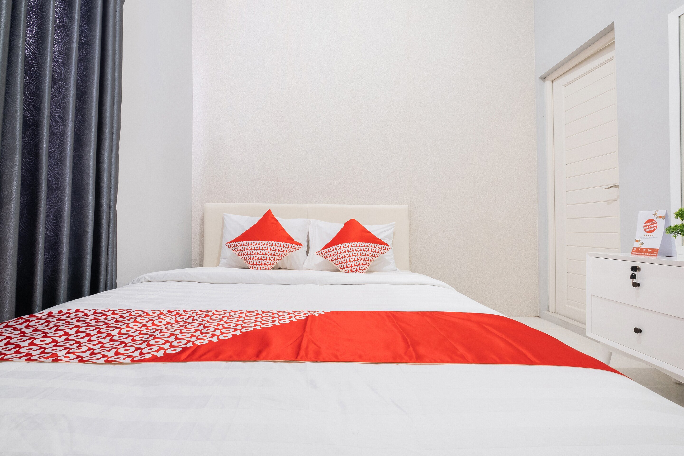 OYO 2727 Nareswari Guest House - Tap to explore photos