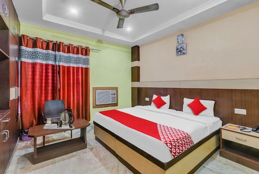 Hotel O Crystal Near Gomti Riverfront Park