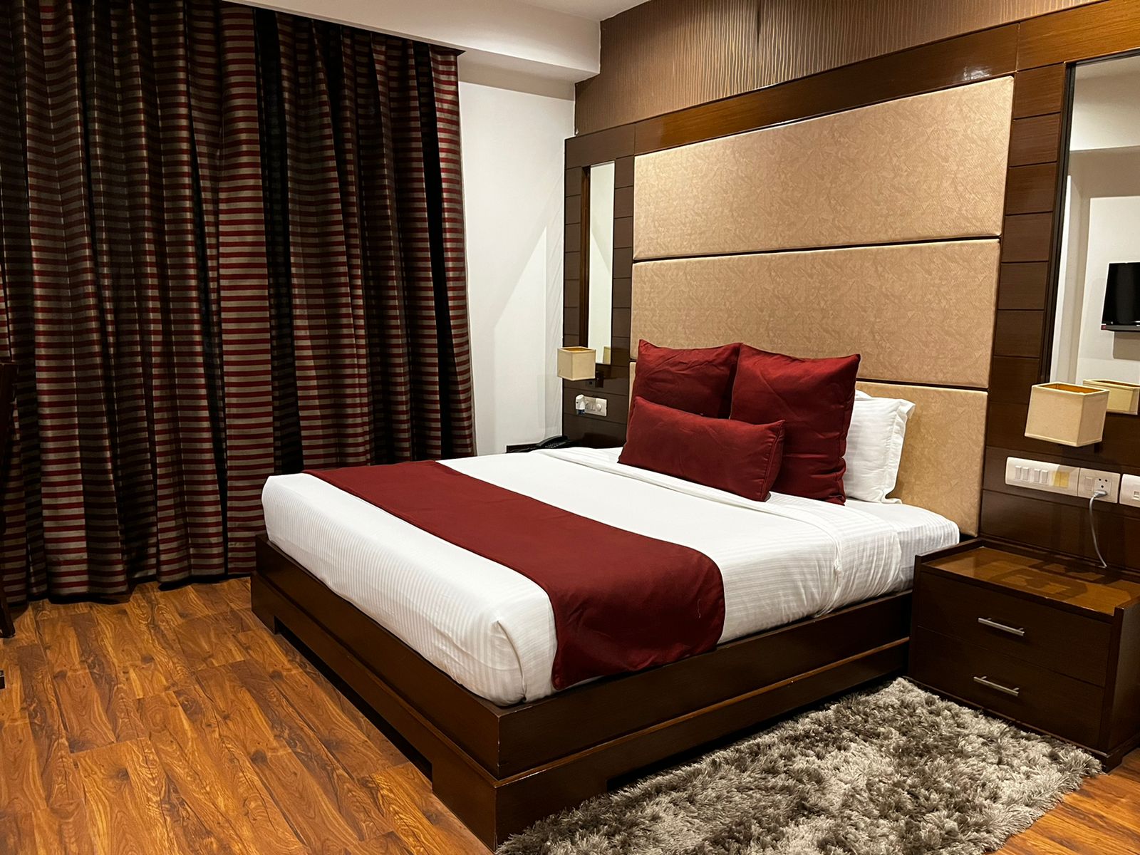 Yuhi Suites - Tap to explore photos
