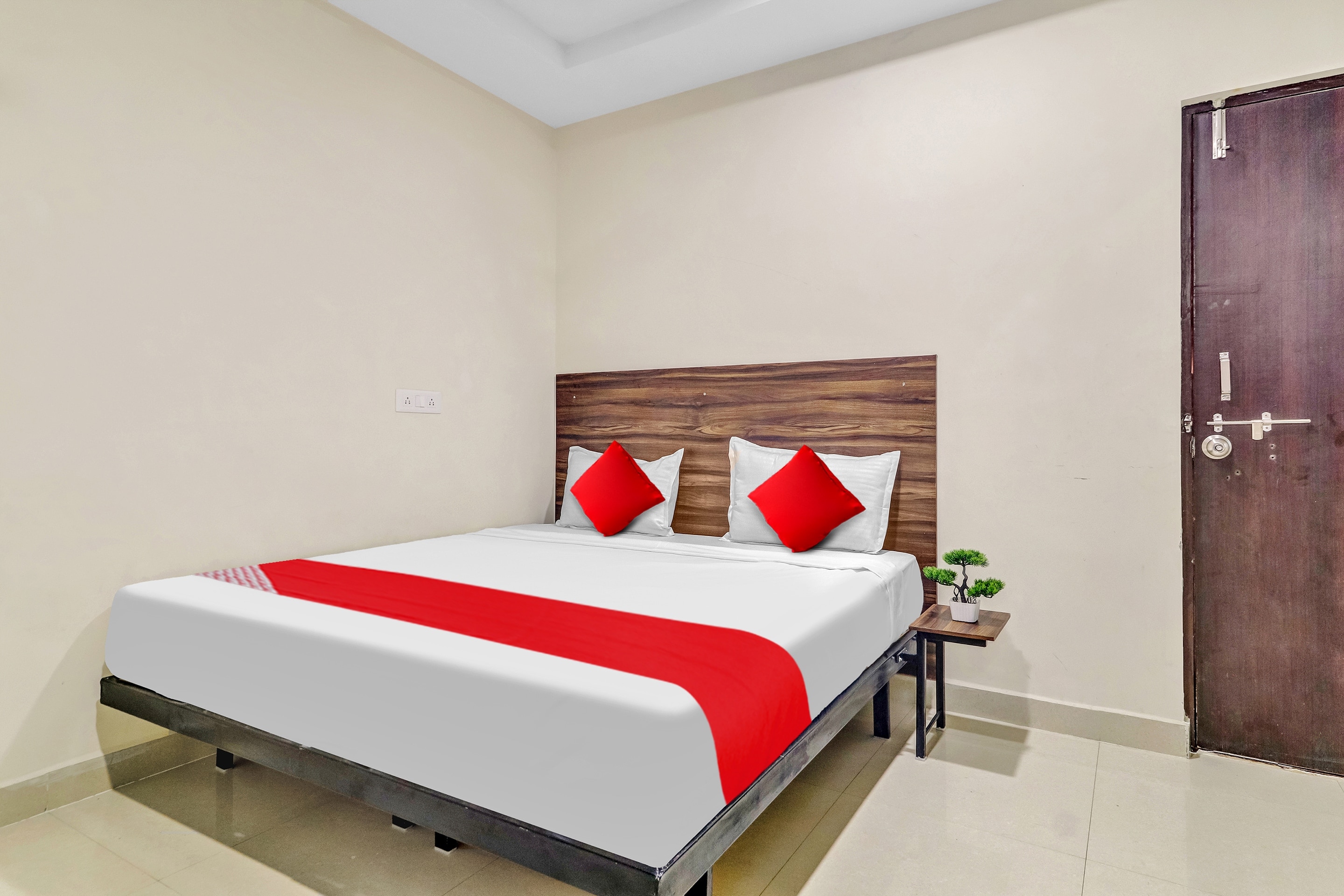 Hotel O R K SERENITY LUXURY ROOMS - Tap to explore photos