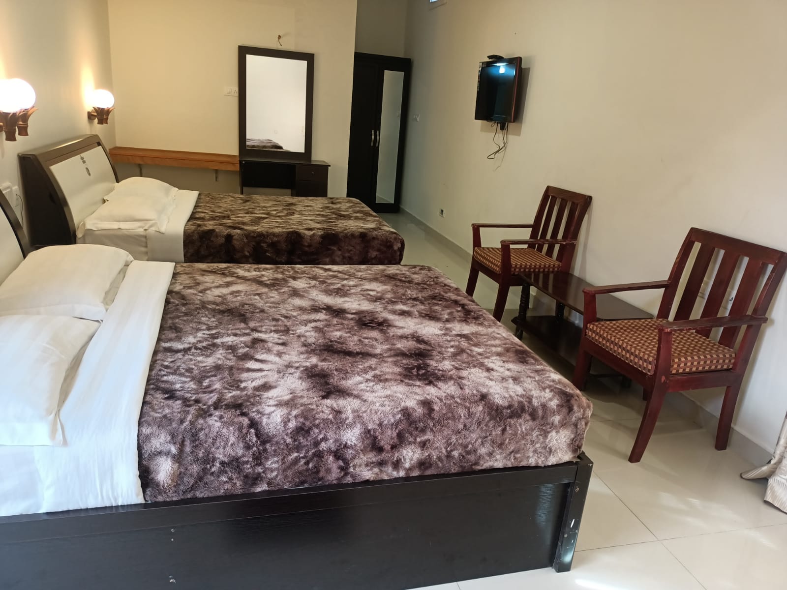 Kodai Sunshine Resort - Tap to explore photos