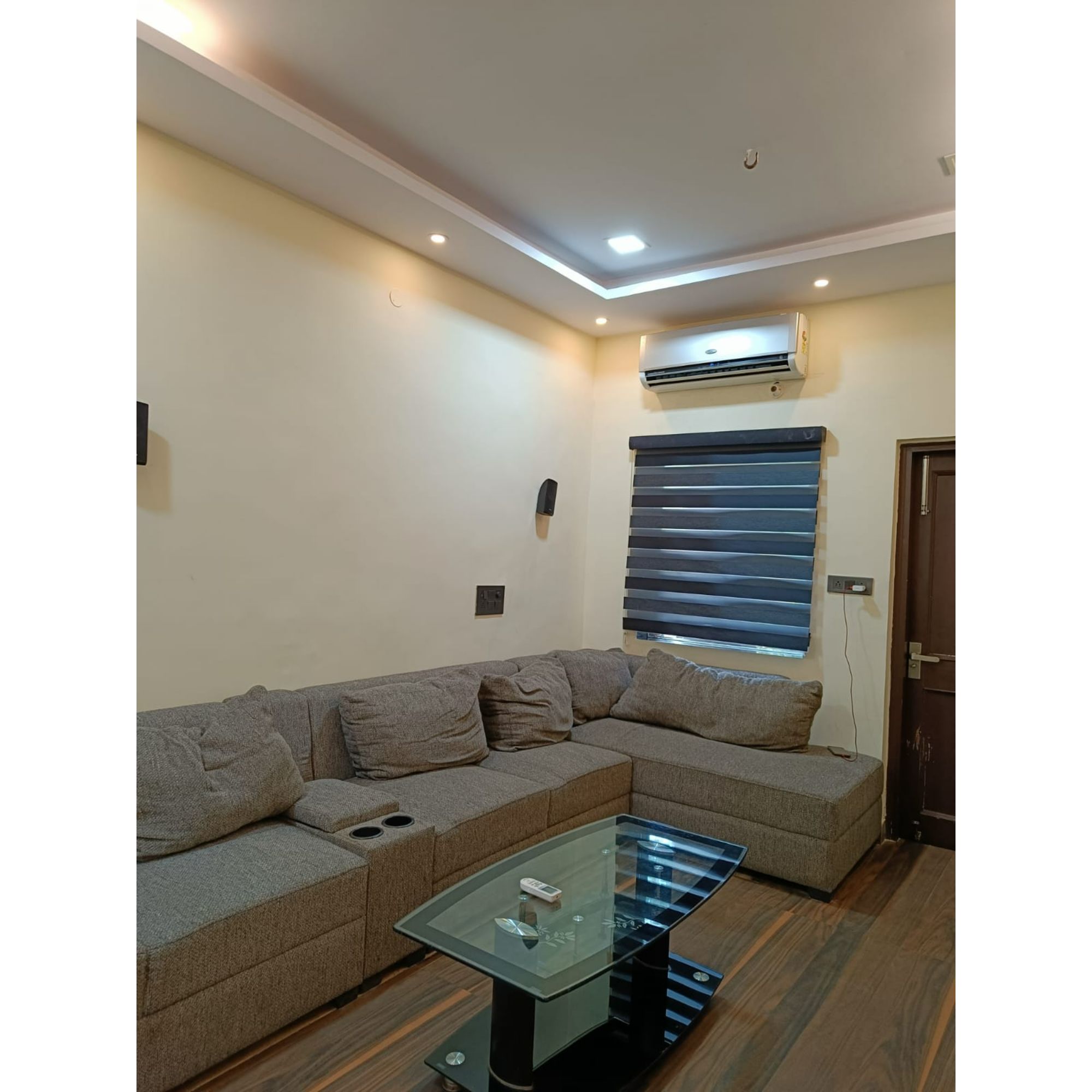 CP Conventional Home 2 BHK with Private Lawn - Tap to explore photos