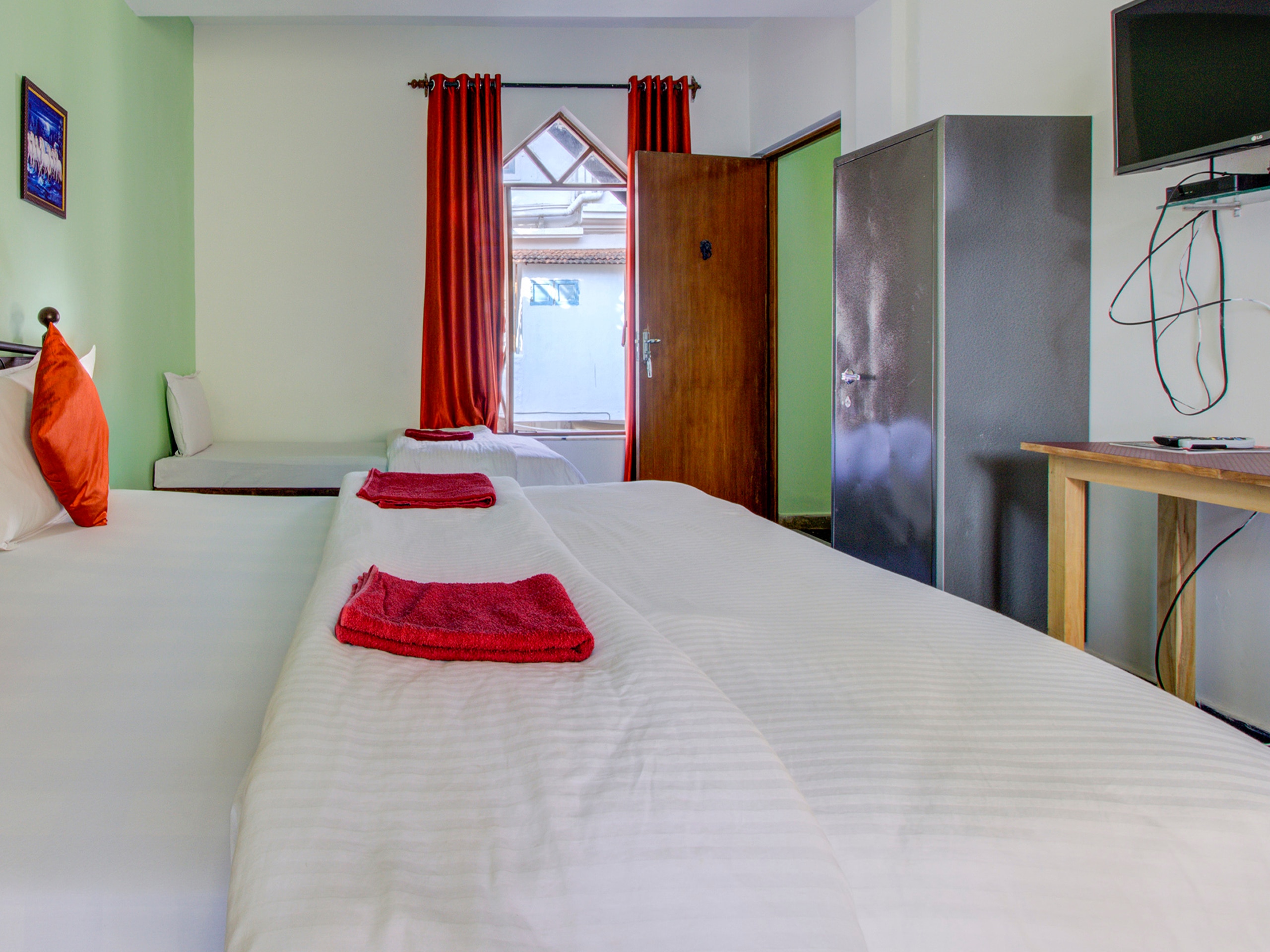 Coco Bay Guest House - Tap to explore photos
