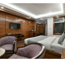 Deluxe Room with Valley View