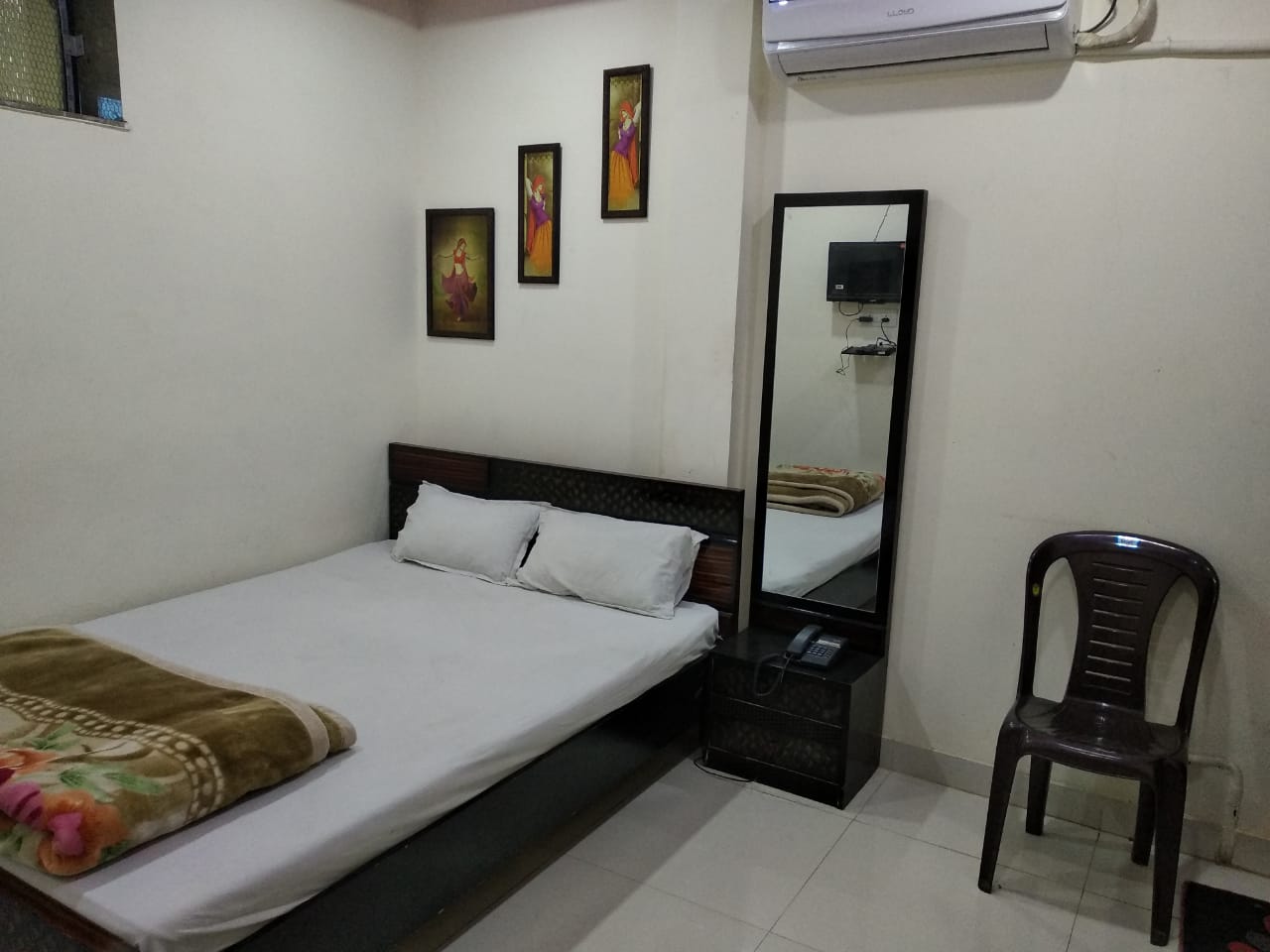 Hotel Madhuban - Tap to explore photos