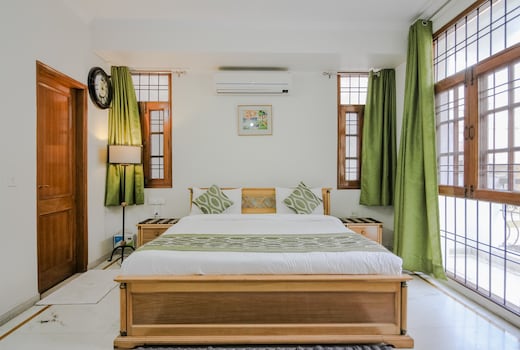 Under My Roof Green Park | Rooms & Wi-Fi