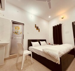 Deluxe AC Room