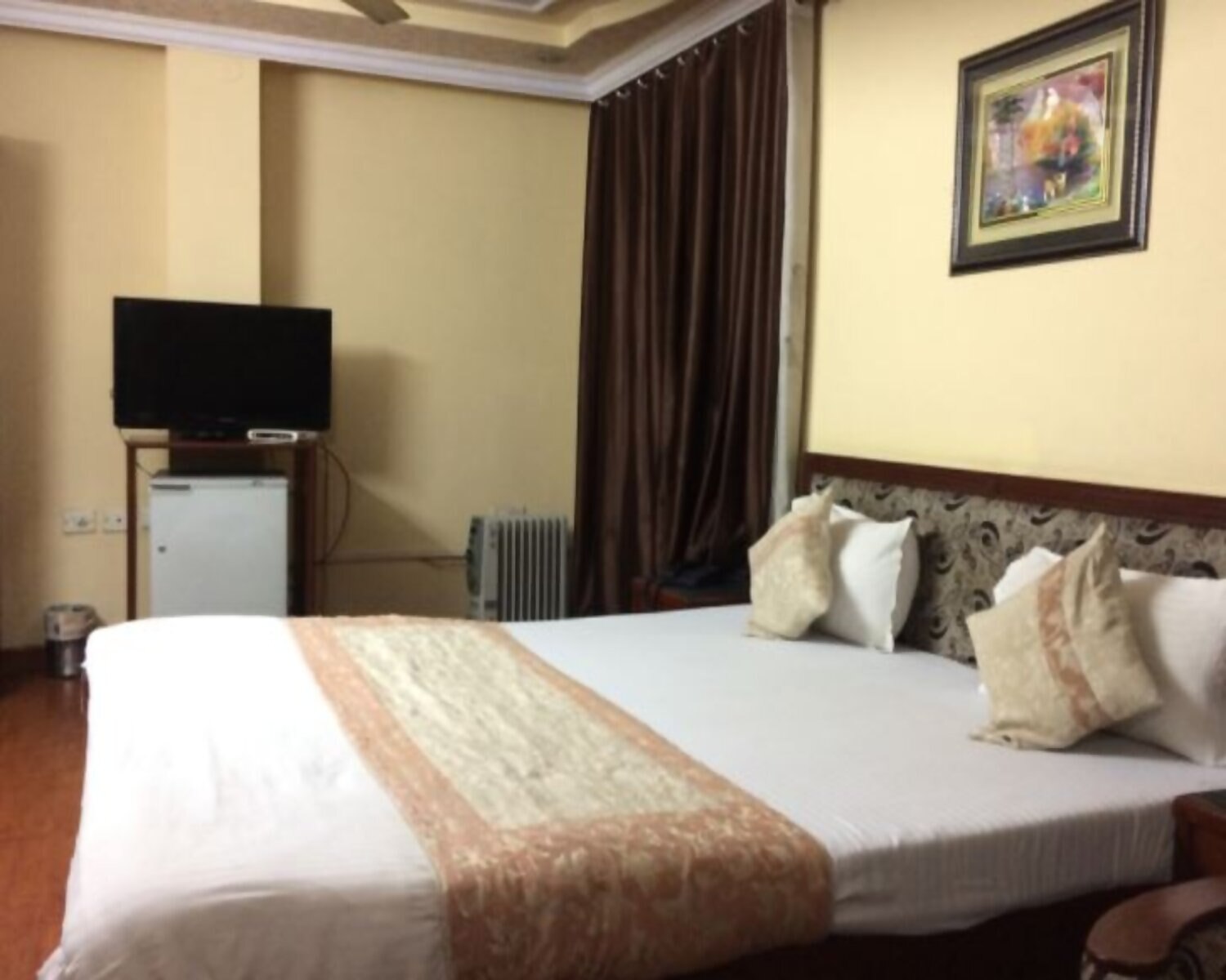 Hotel Shimla Palace - Tap to explore photos