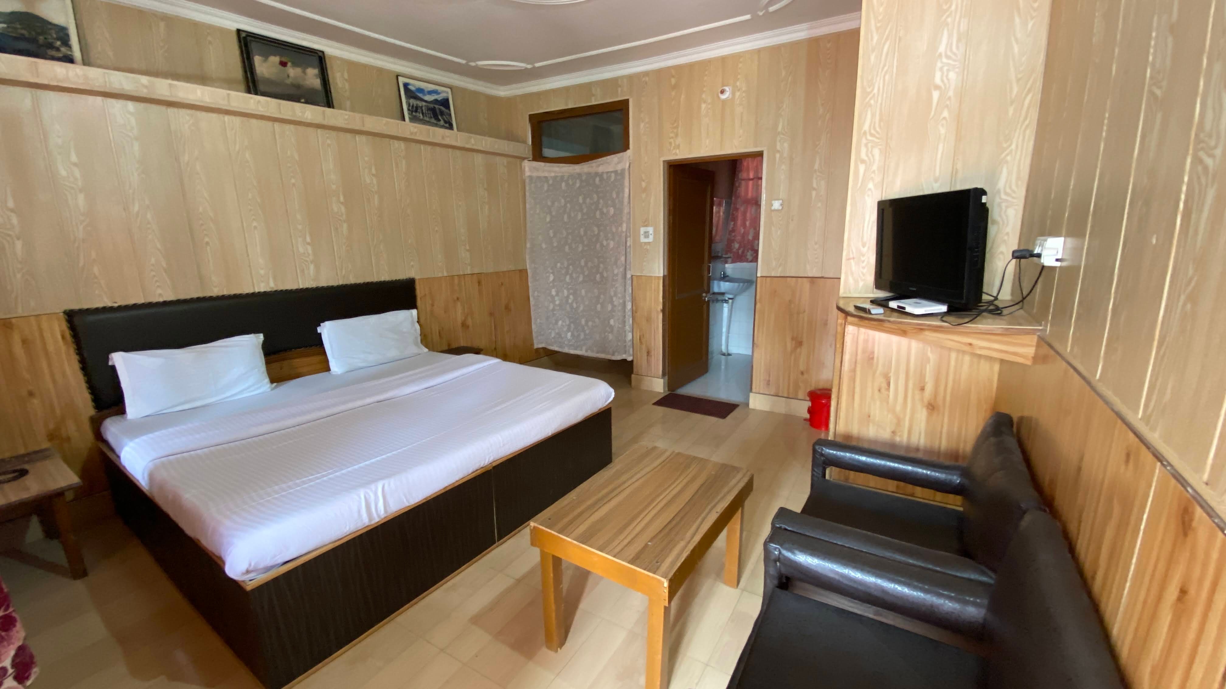 Hotel Ekant Lodge - Tap to explore photos