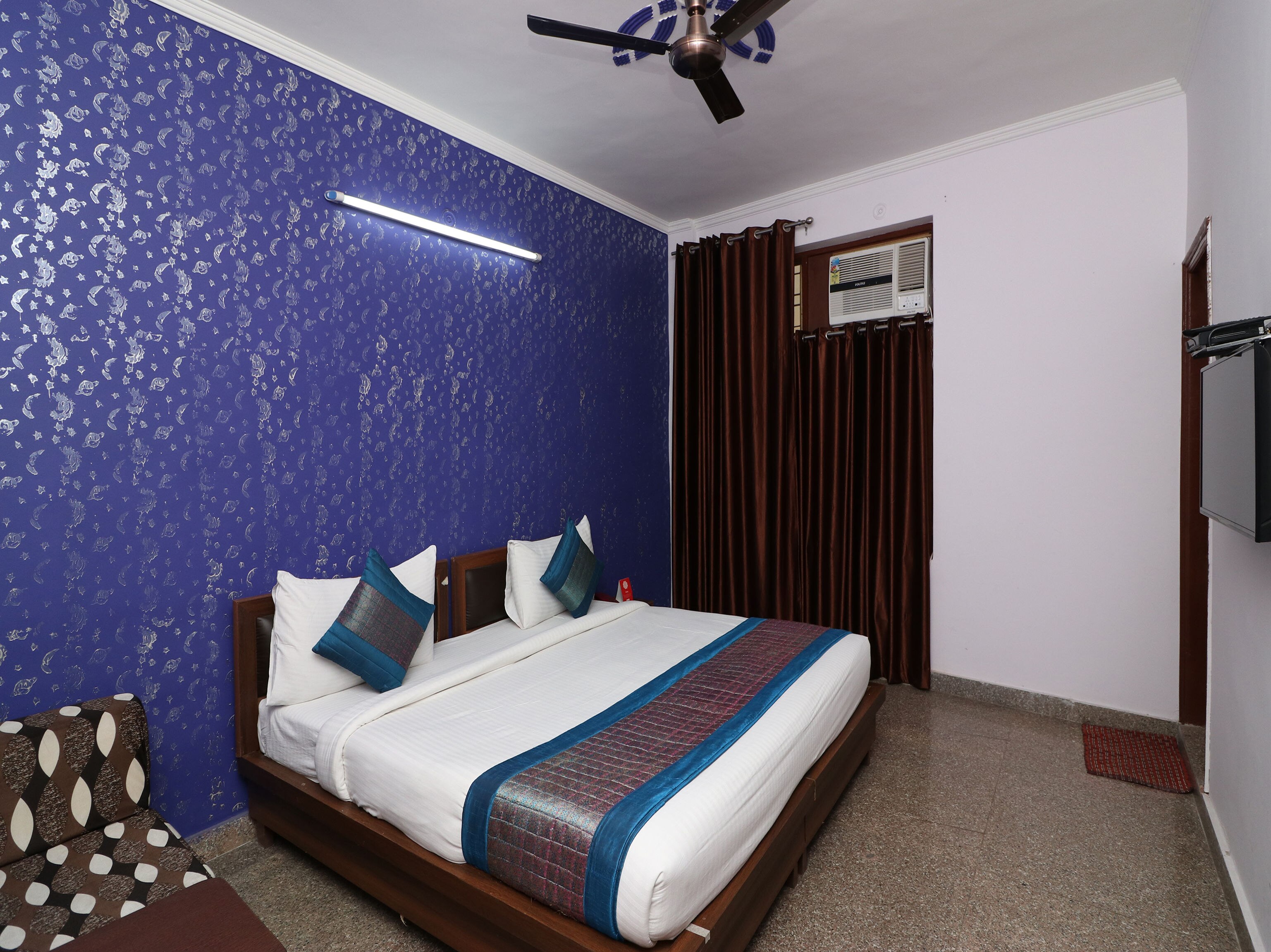 Oyo 13107 Westend Residency Delhi Inr 298 Off 2 6 5 5