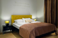 Ashtapadi Tourist Home | 1 km from Ernakulam Railway Station, Cochin