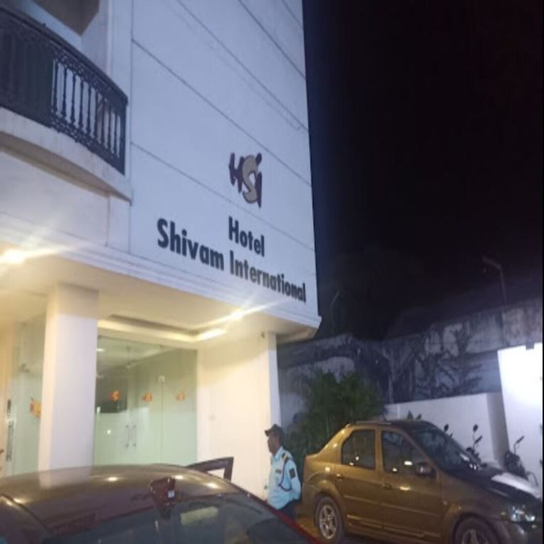 i-ROOMZ Hotel Shivam International - Tap to explore photos