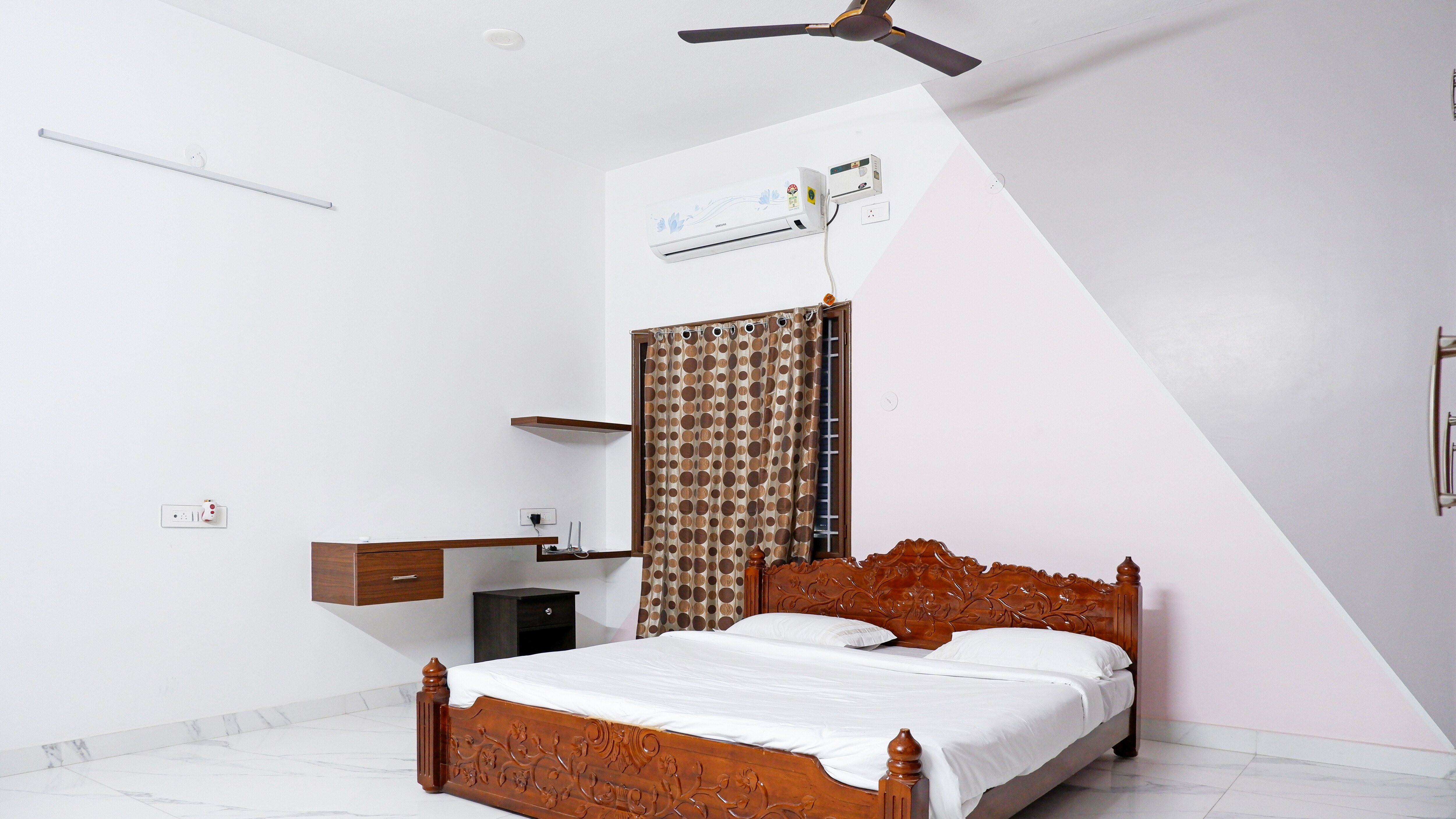 Yottohomestay - Tap to explore photos