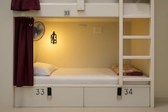 Homestay AC Dormitory at Kashmiri Gate, Delhi