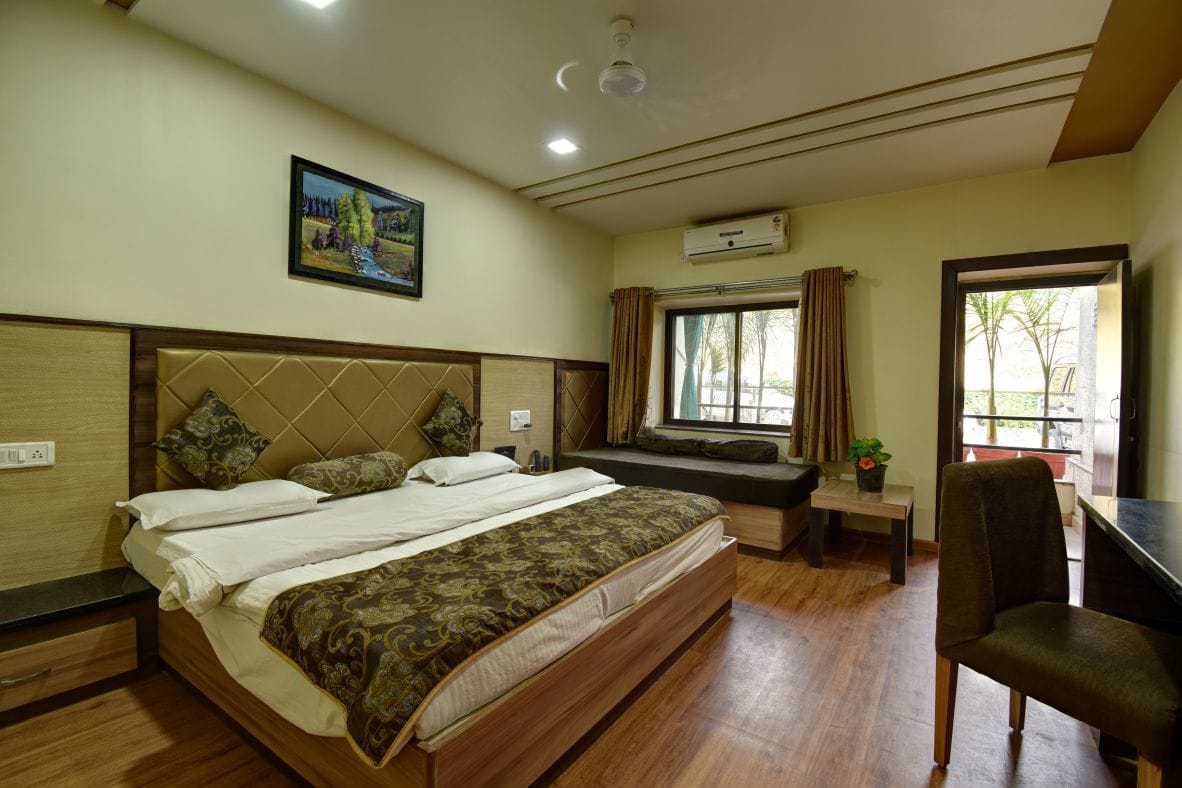 Hotel Savera Palace - Tap to explore photos