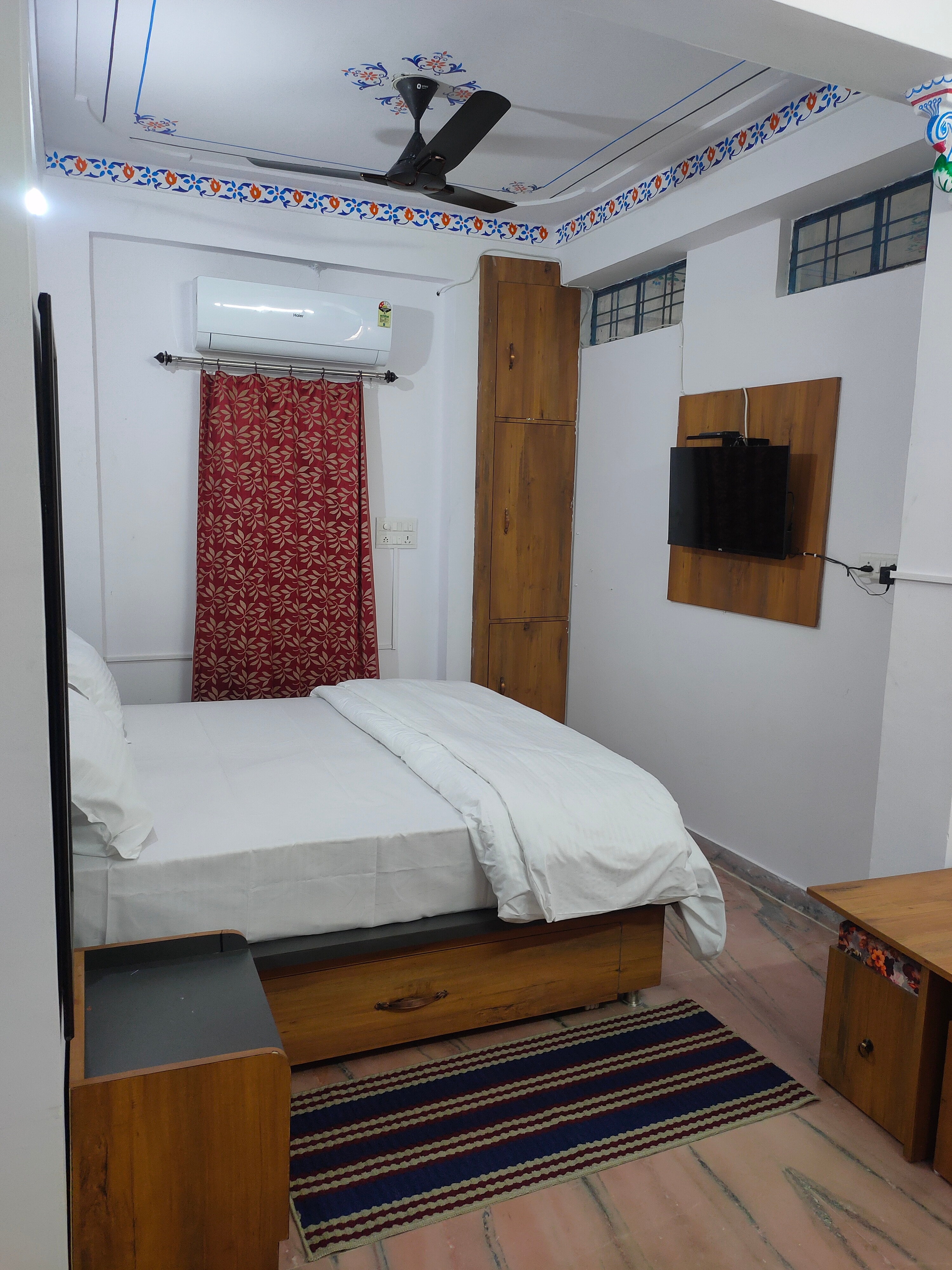 Vasudev Kripa Homestay |Rooms & Caretaker - Tap to explore photos