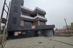 OYO HOTEL RAAS, Sahaswan