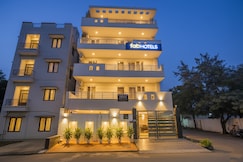 FabHotel White House BNB - Nr. Yashobhoomi Convention Centre, Delhi
