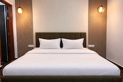 Modern Studio Room with Kitchen near Sec 62 Noida, Noida