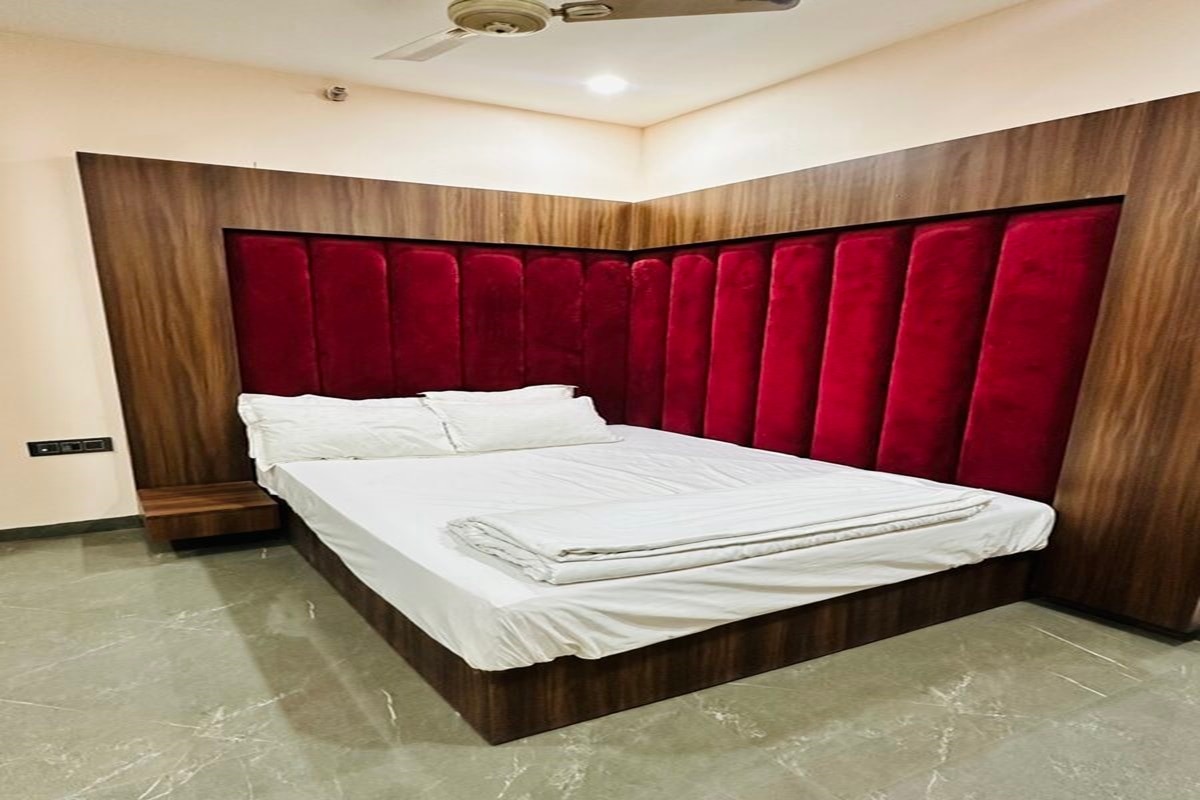 New Garden Inn Hotel - Tap to explore photos