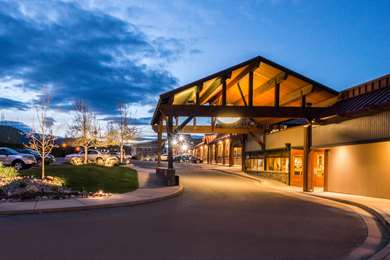 Best Western Edgewater Resort - Tap to explore photos