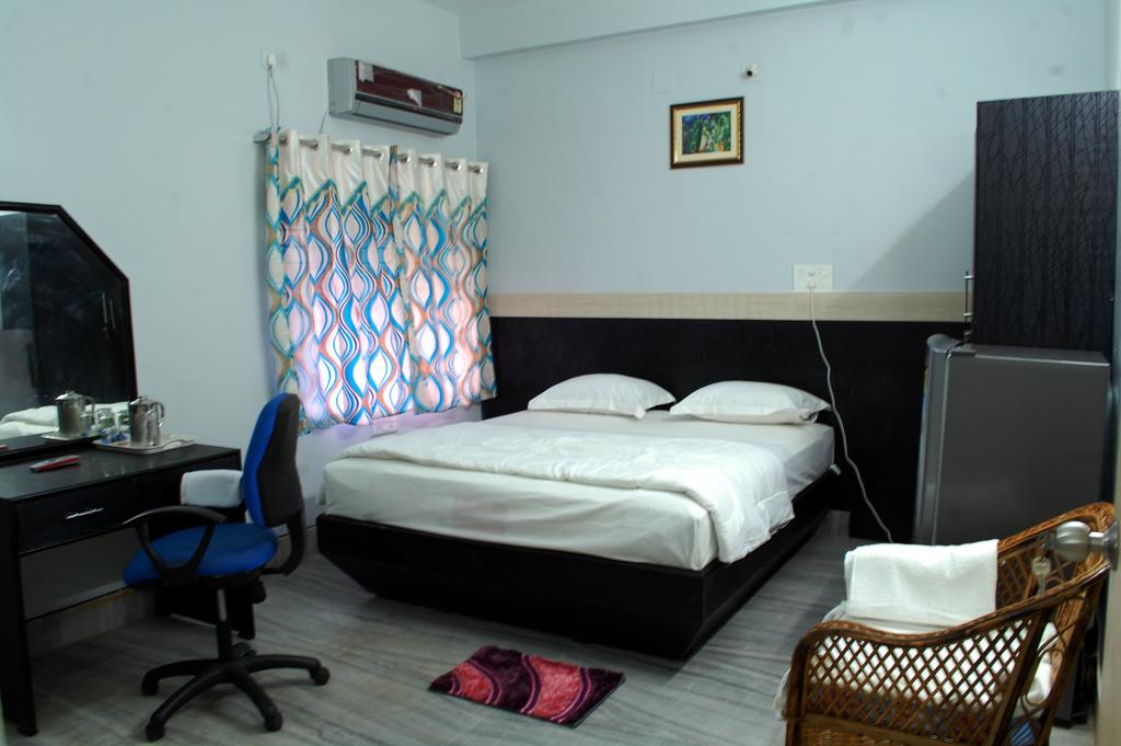 HOTEL SHAH N SHAH - Tap to explore photos