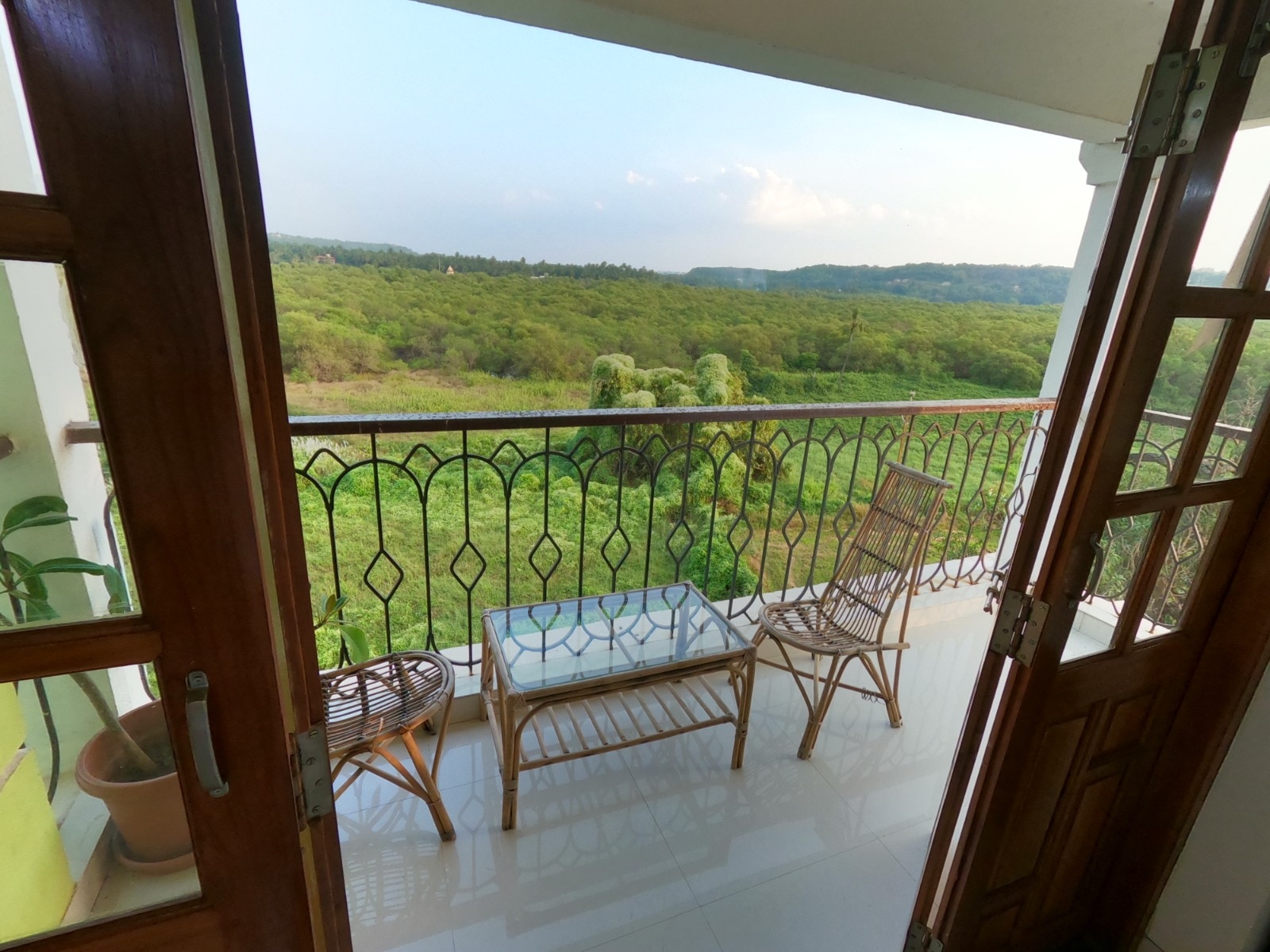 Rosa 2 BHK Pvt Terrace WiFi 15 min to beach - Tap to explore photos