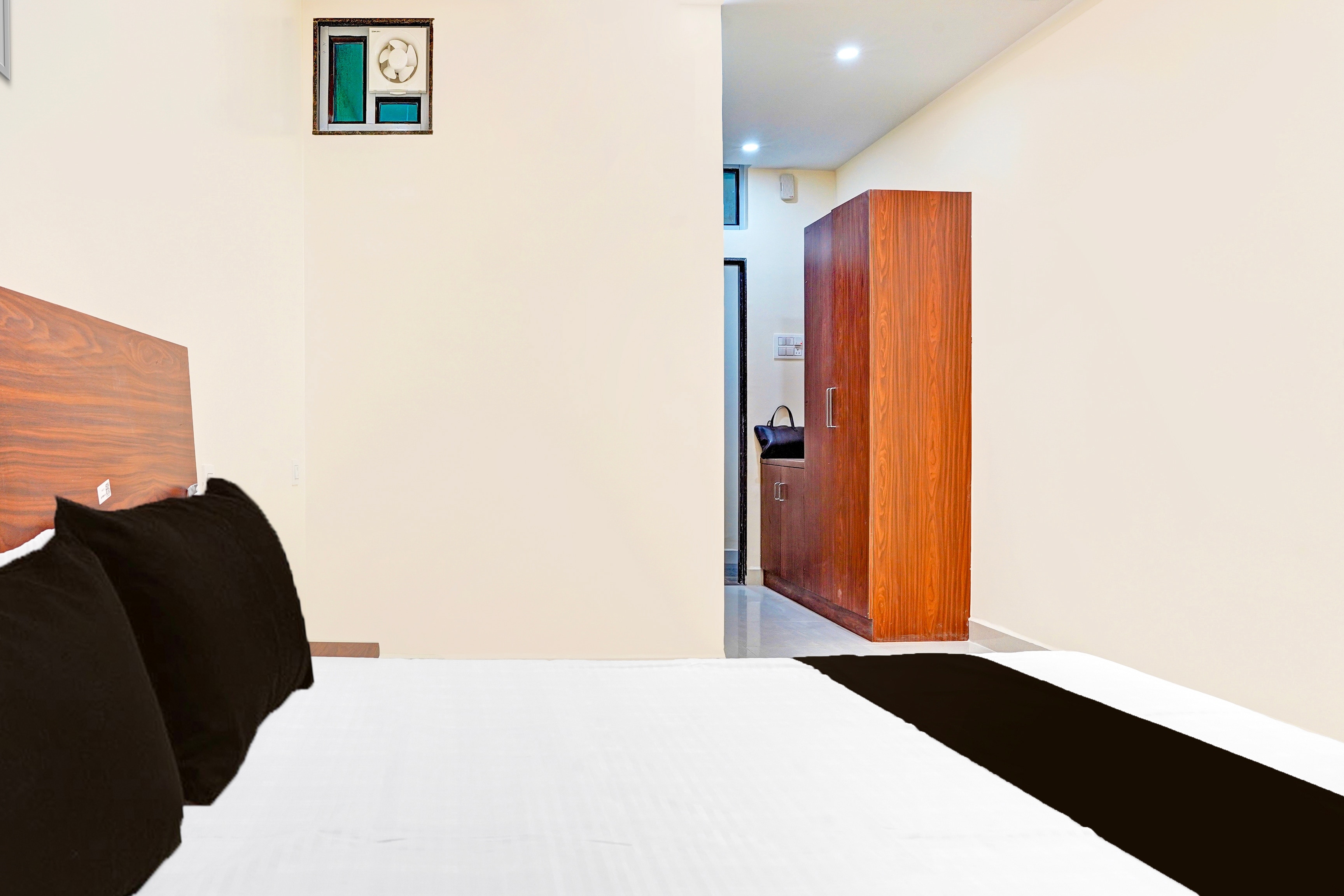Hotel O THE Ganesha Oasis Hotel - Tap to explore photos