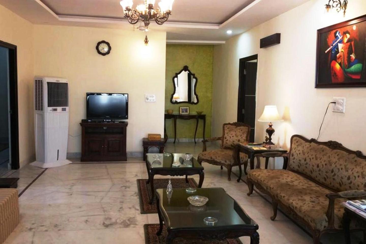Chirayu Homestay - Tap to explore photos