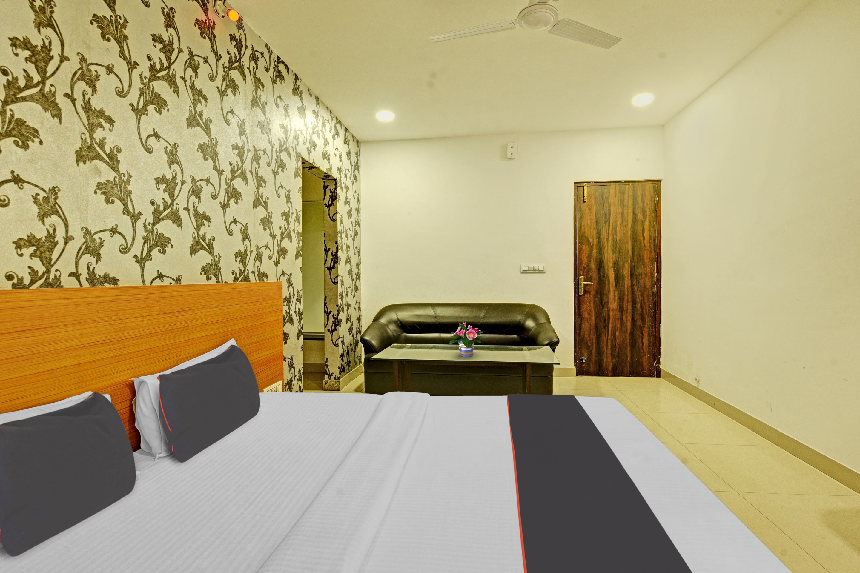 Super Collection O Mountain View Resort - Tap to explore photos
