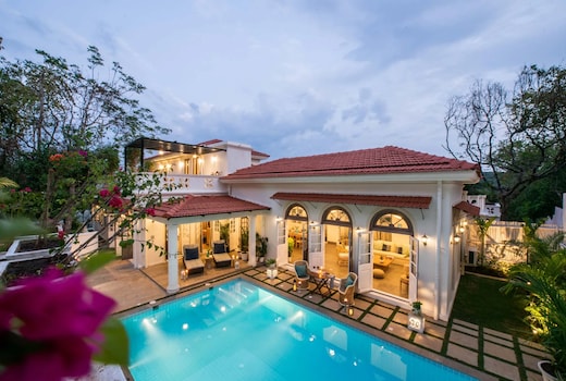 LohonoStays Monforte Villa I