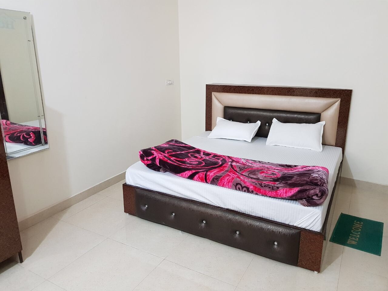 DHUNNA GUEST HOUSE - Tap to explore photos