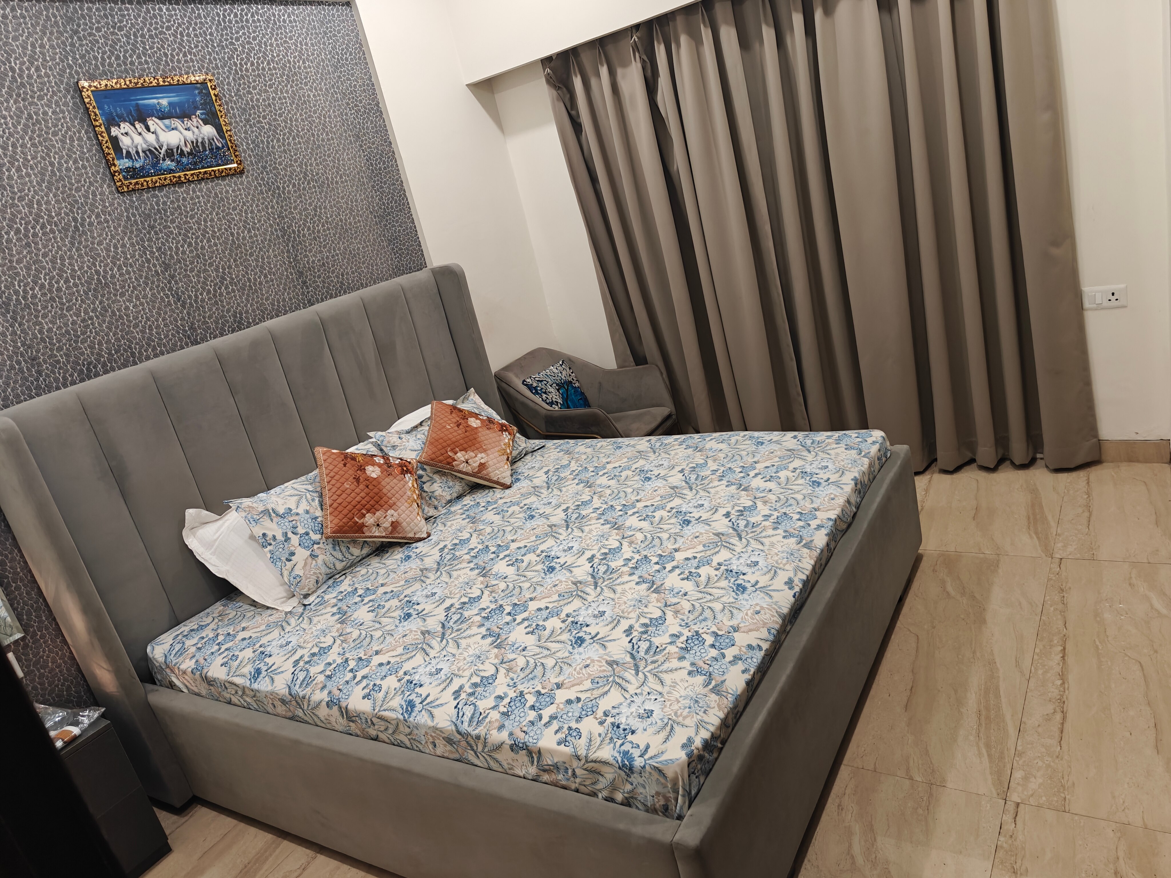 Tejasvi Bliss Stay, Near Prem Mandir - Tap to explore photos