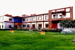 Hotel Baikunth Radhika, Mathura